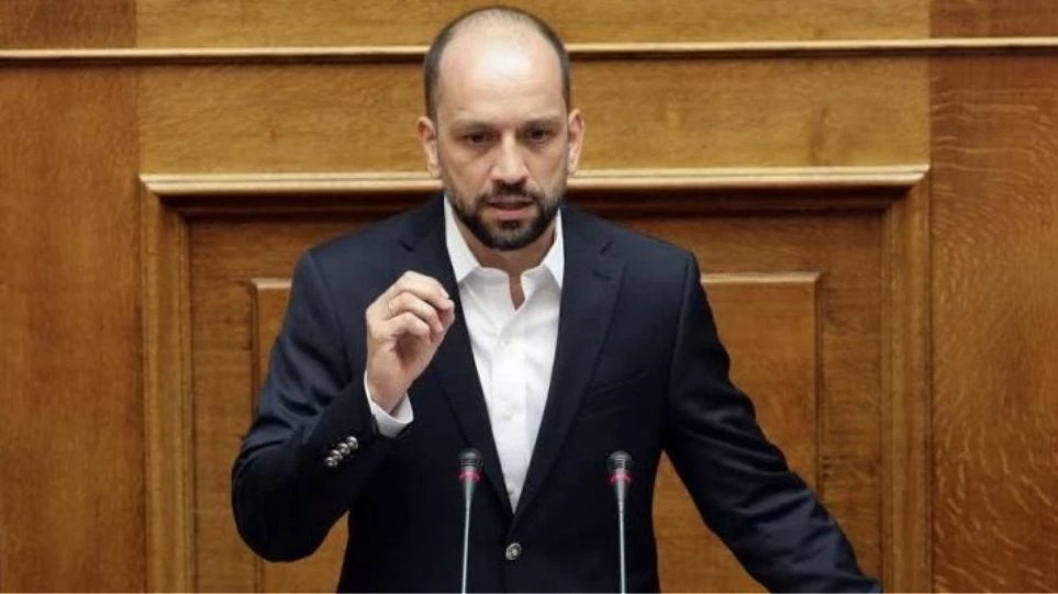 Κώστας Μπάρκας (ΣΥΡΙΖΑ): Είμαι ένας από αυτούς που χρειάζεται ψυχίατρο